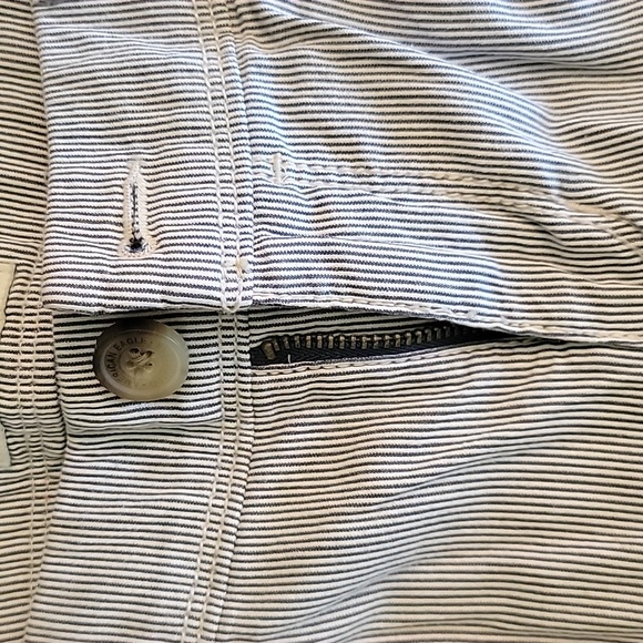 Pin stripe cutie shorts - Picture 3 of 6